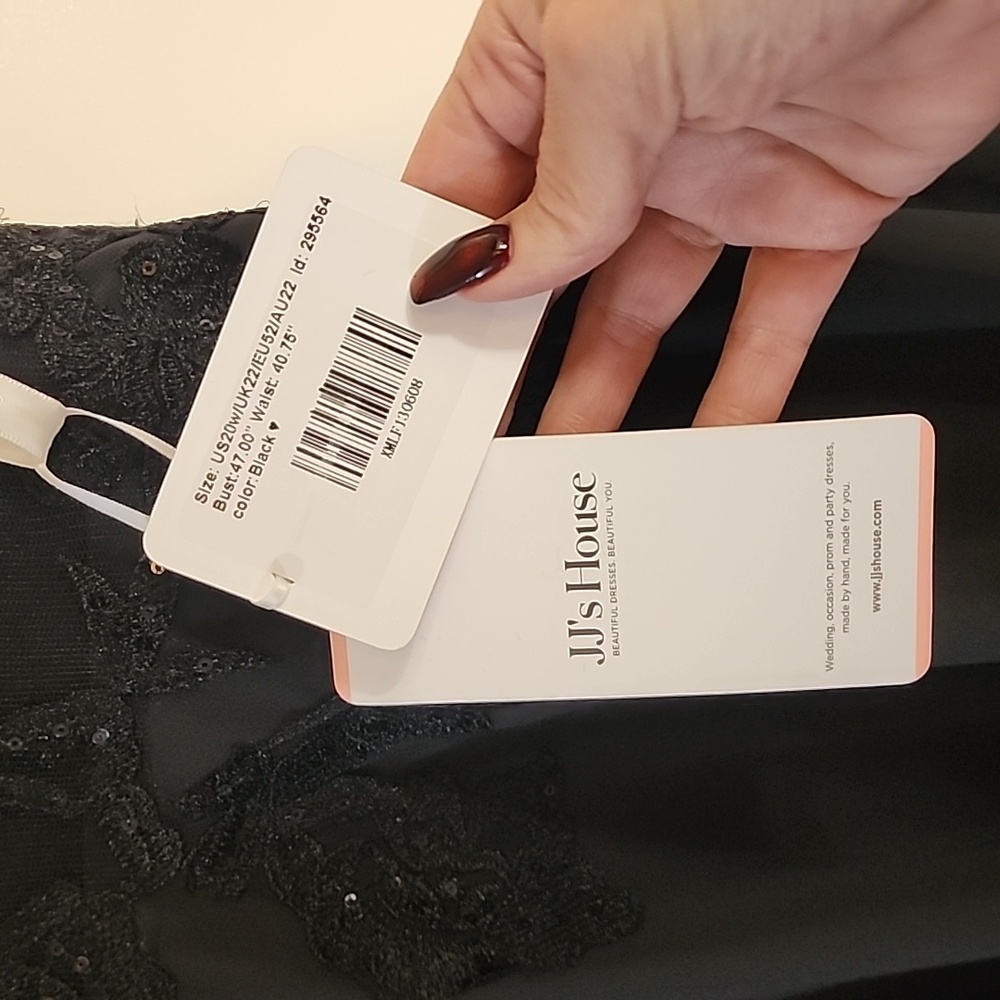Black formal dress plus size - Picture 6 of 6